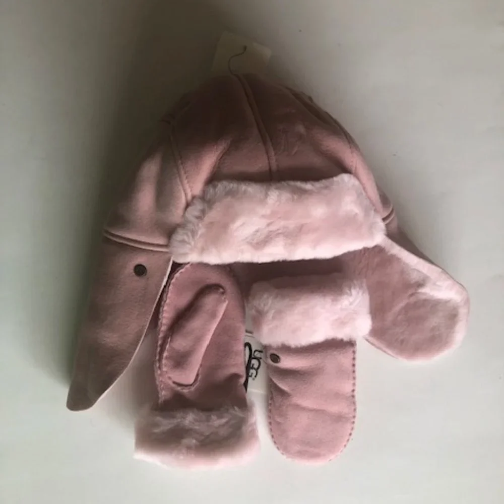 UGG KIDS LEATHER & REAL SHEARLING TRAPPER HAT AND MITTENS SET. SHEEPSKIN